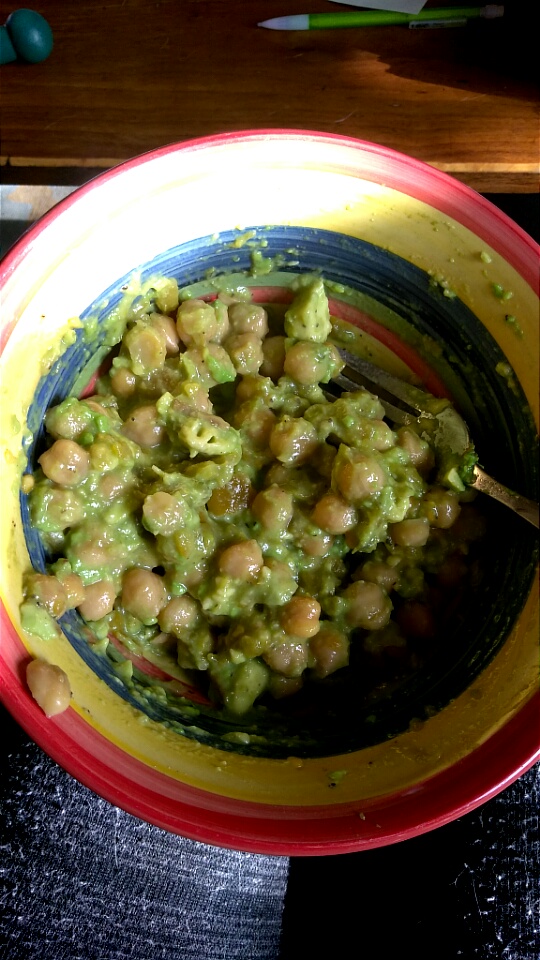 Instant Lunch: Chickpeas w/ Green Chile & Smashed Avocado
